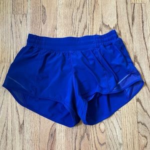 Lululemon Hotty How Low-Rise Lined Short 2.5’’